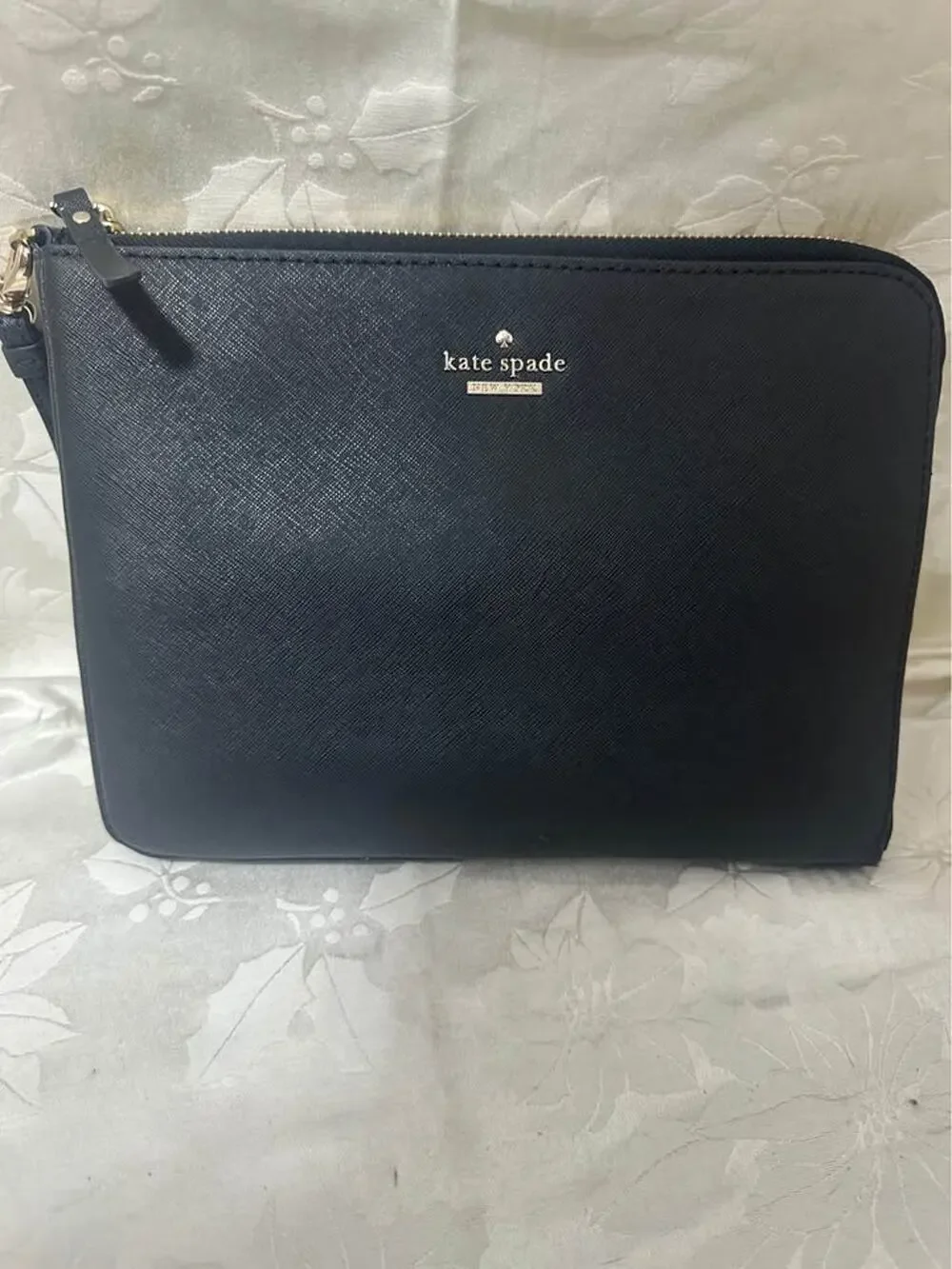 Pre-loved Kate Spade Black Saffiano Leather charge it Pouch. B-315